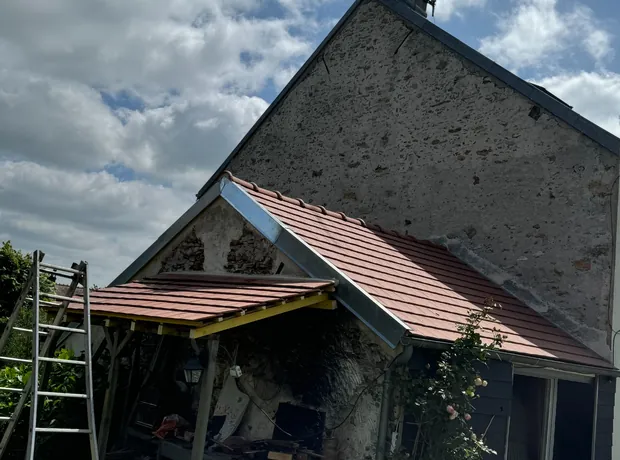 Création d’une petite toiture neuve